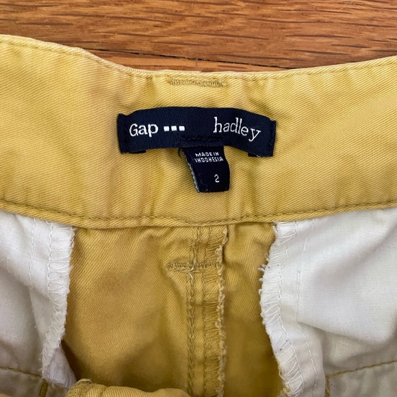 Gap Mustard Shorts - Picture 5 of 10